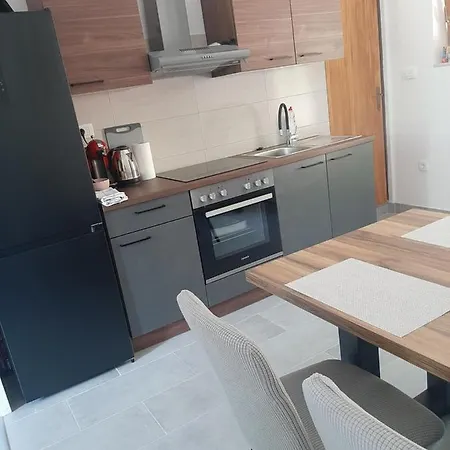 דירה Agava אומיס